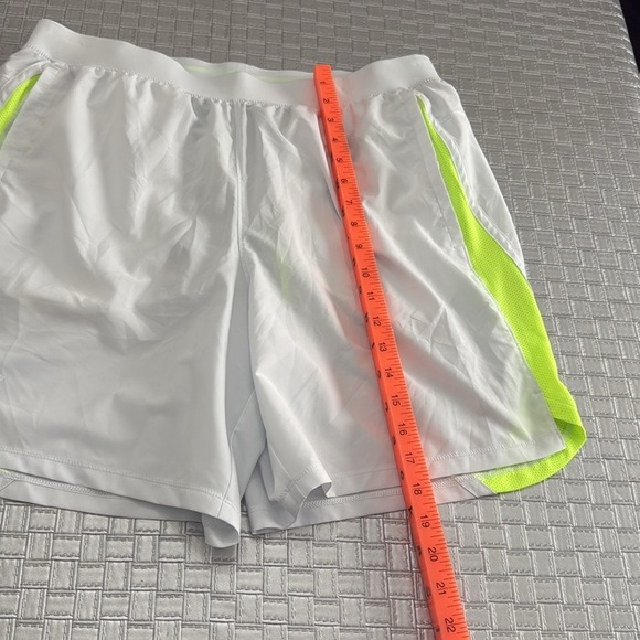 Under Armour Men's Launch Stretch Woven 7-inch Shorts size xl - Picture 4 of 12